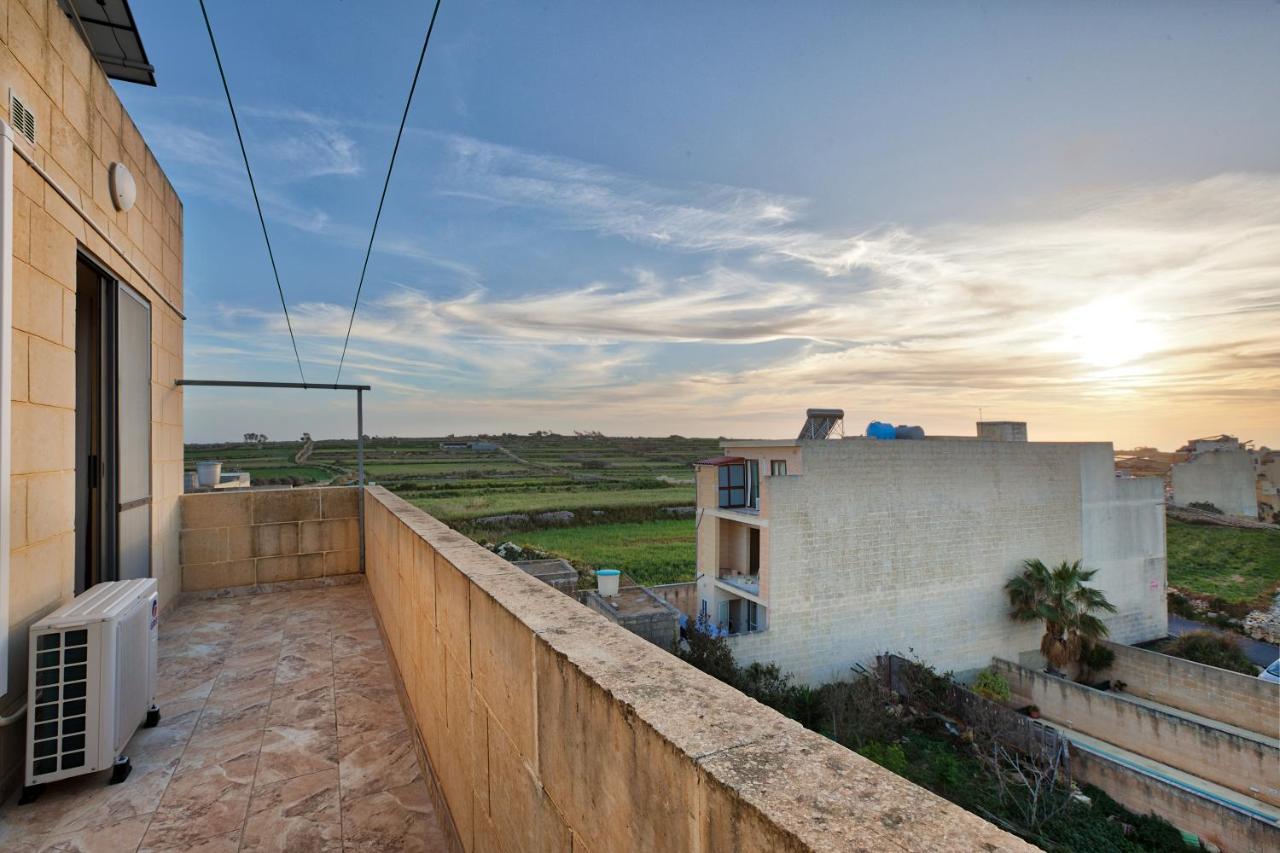 Summer Fields Penthouse With Amazing Views Apartment Sannat Exterior photo